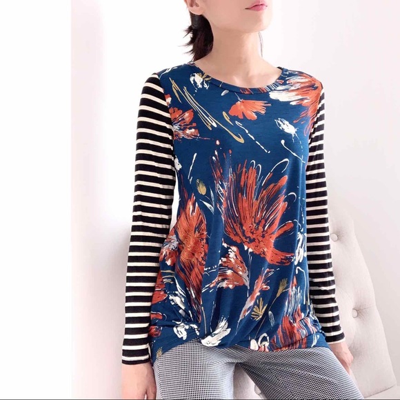 Contrast top with twisted hem blouse top - Picture 3 of 6